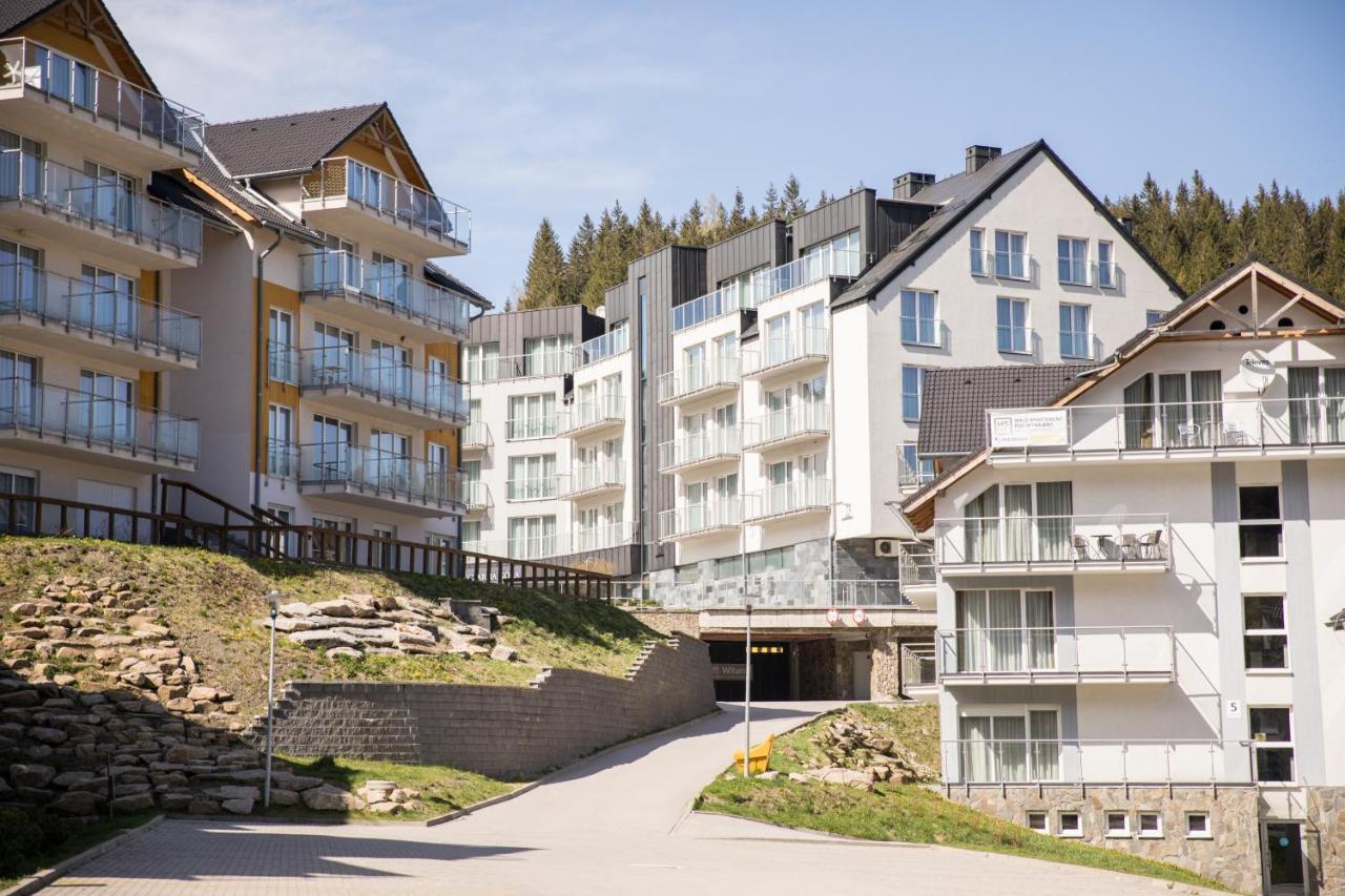 سيينا Ms-Apart Apartamenty Przy Stoku Mountain View - Czarna Gora المظهر الخارجي الصورة